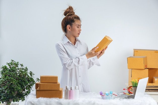 Beginners’ Roadmap: Launching Your Own Amazon FBA Venture