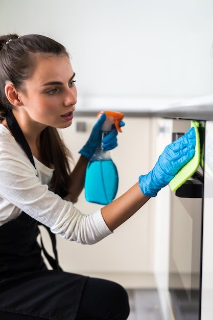 Essential Criteria for Selecting Your Office Cleaning Service