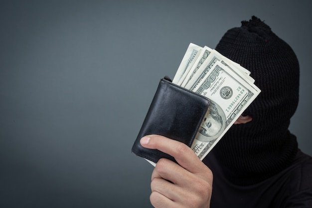 Strategies to Steer Clear of Online Investment Frauds