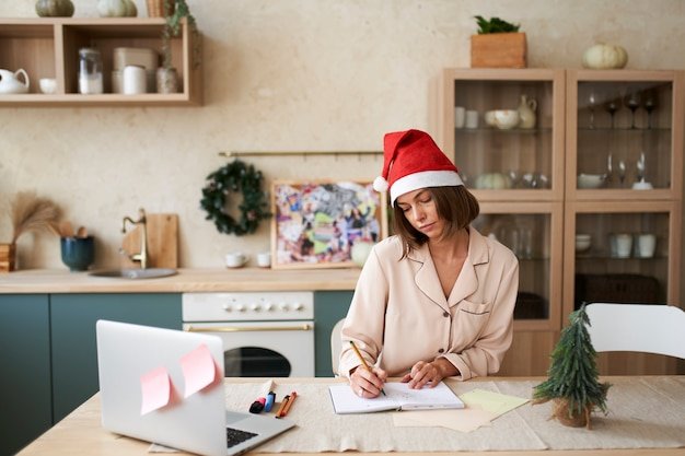 The title of the article is “Creative DIY Home Office Designs to Boost Your Productivity”.